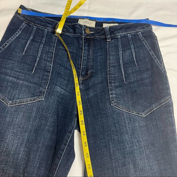 LOGO by Lori Goldstein Boyfriend Jean with Stylized Pockets Med Wash Reg 10 - Picture 3 of 7